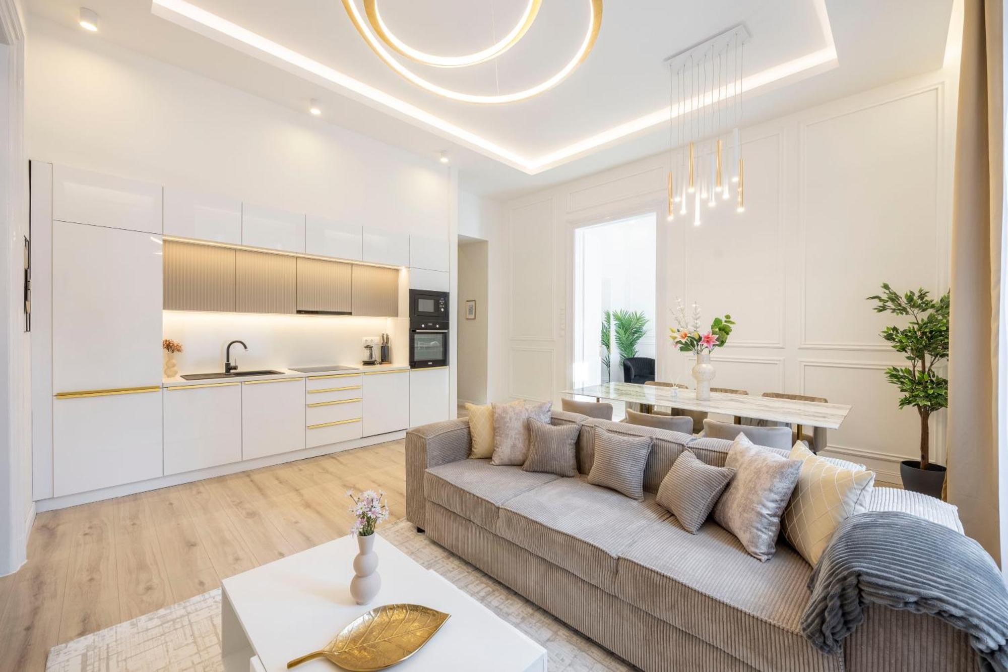 Exclusive & Prestigious Central Residence W/ Balcony Budapest Luaran gambar