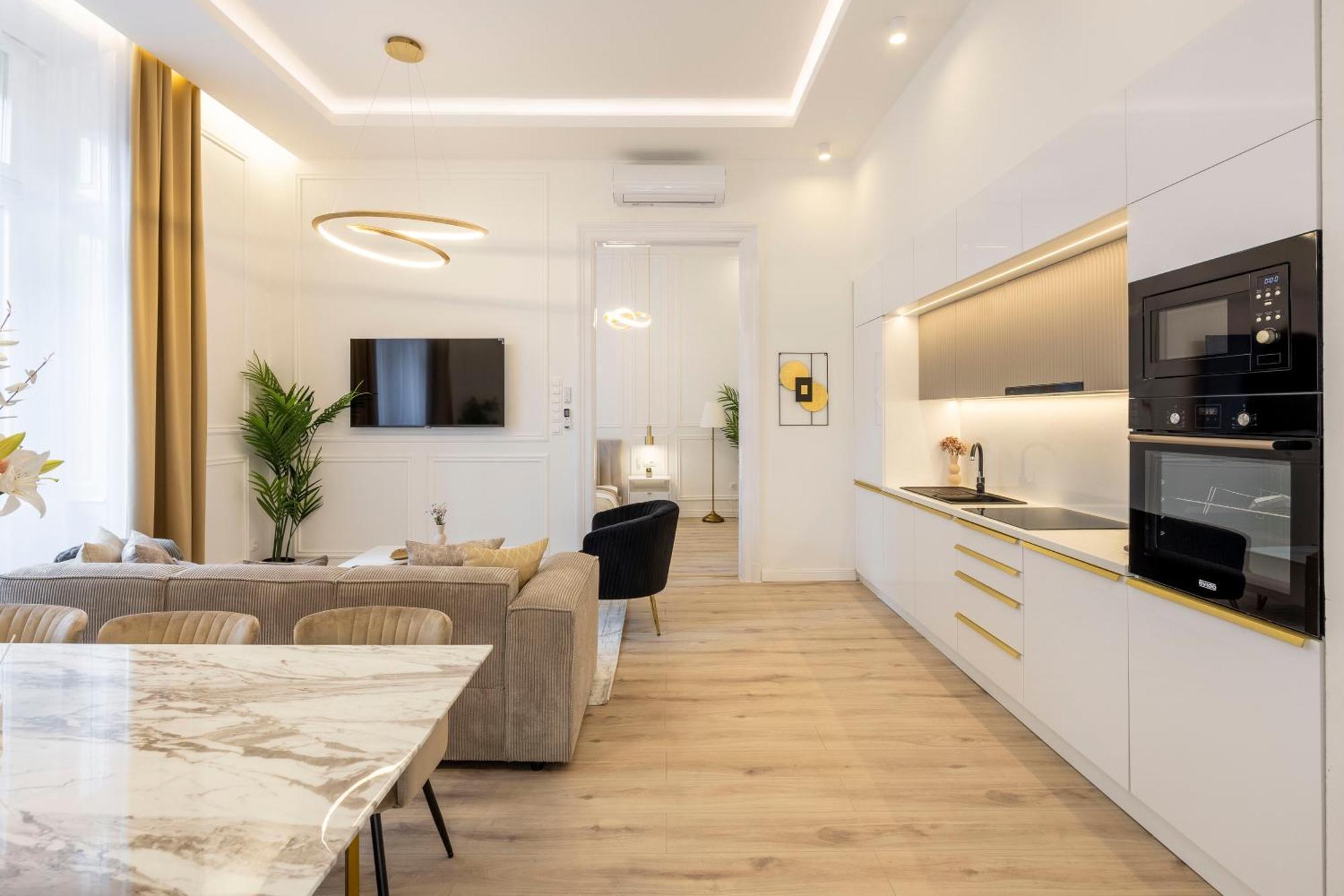 Exclusive & Prestigious Central Residence W/ Balcony Budapest Luaran gambar