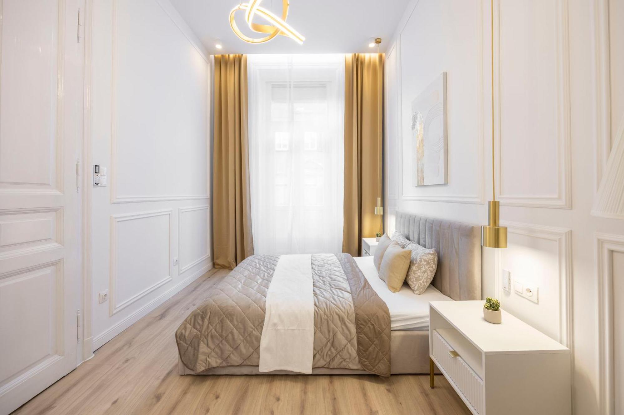 Exclusive & Prestigious Central Residence W/ Balcony Budapest Luaran gambar