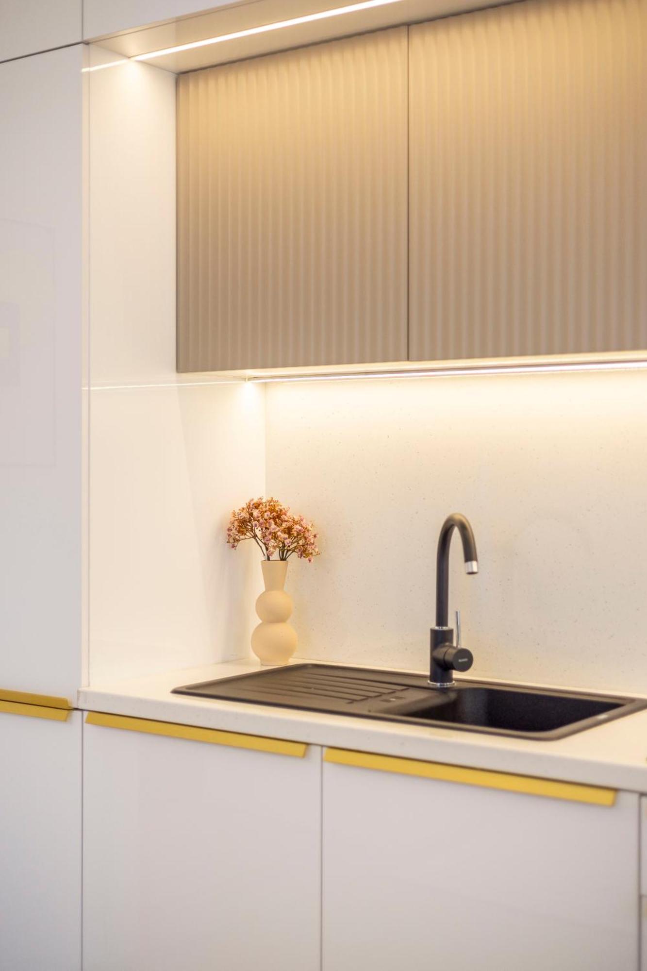 Exclusive & Prestigious Central Residence W/ Balcony Budapest Luaran gambar